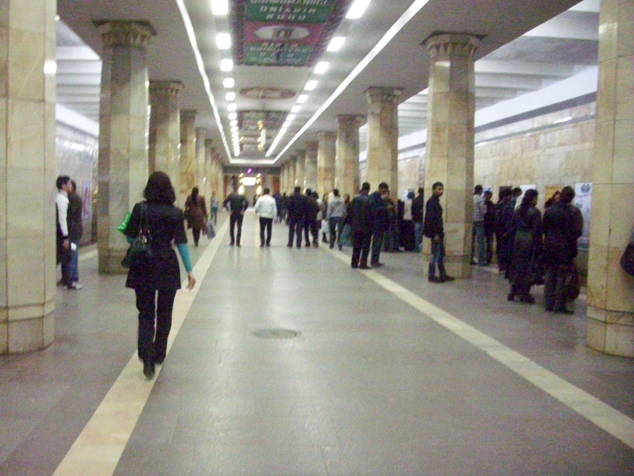 Bu gün metropoliten stansiyalarında bir ilk yaşanıb.