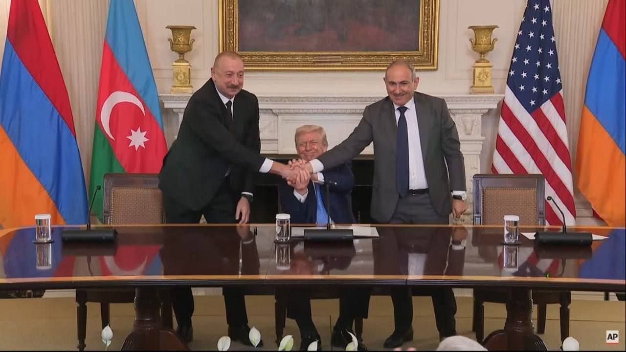 Ağ Evdə Tarixi Zirvə: Azərbaycan və Ermənistan Sülh Bəyannaməsi İmzladı