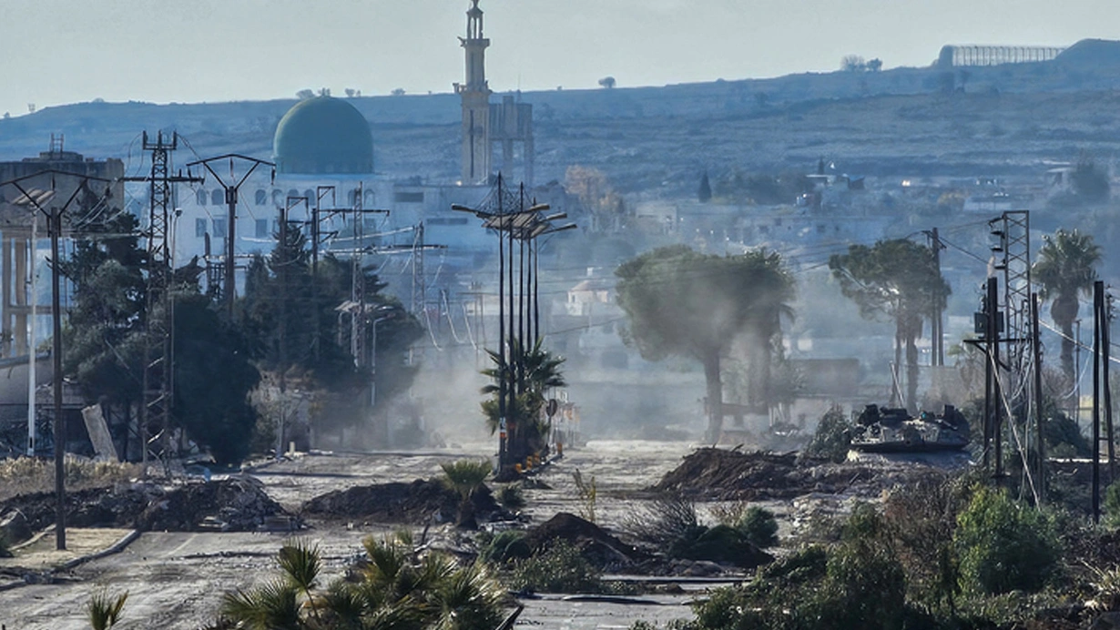 İsrail ordusu Suriyanı bombalayır.