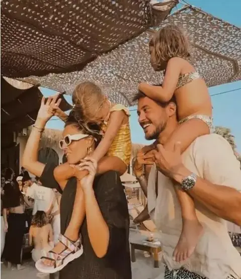 Məşhur cütlük ayrılır.