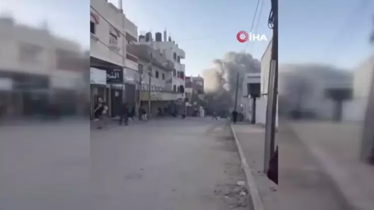 İsrail Qəzzada bir binaya hava zərbəsi endirib