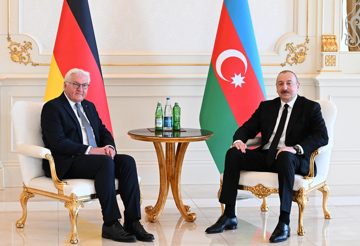 İlham Əliyevin Frank-Valter Ştaynmayer ilə təkbətək görüşü başlayıb