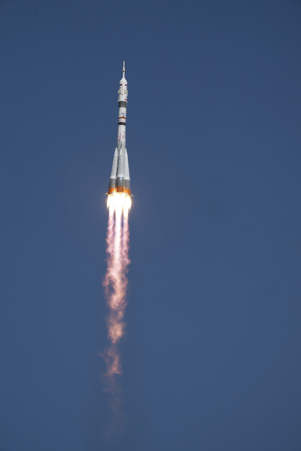NASA astronotu və iki rus kosmonavtı Beynəlxalq Kosmik Stansiyaya (BKS) göndərildi.