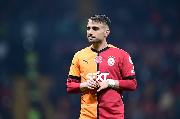 Yunus Akgün təklifi qəbul edib.