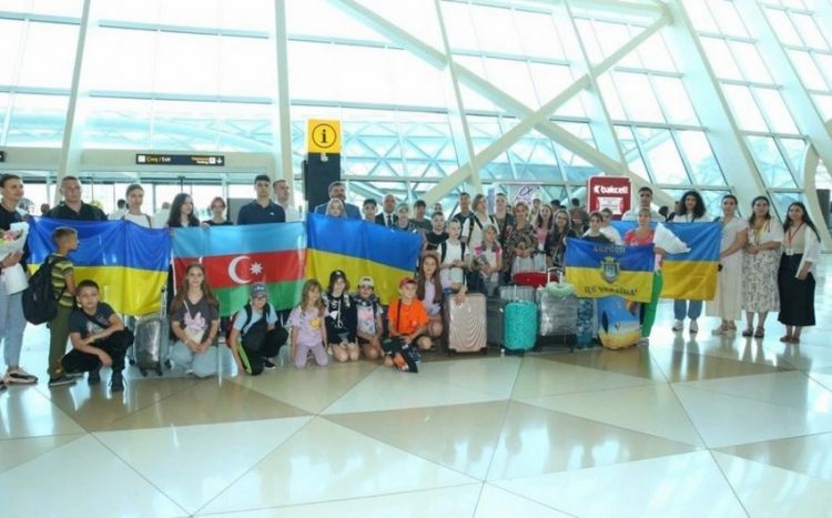 Ukraynalı uşaqların növbəti qrupu reabilitasiya üçün Azərbaycana gəlib.