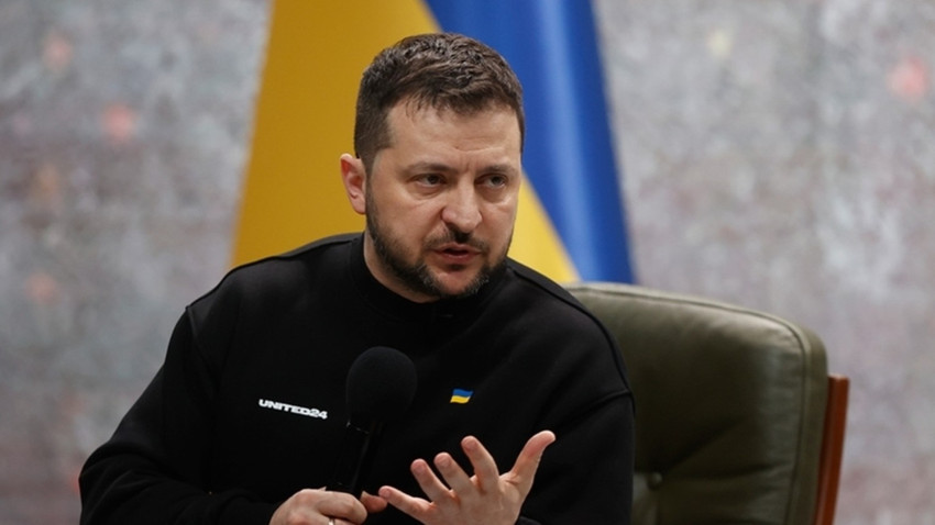 Zelenski: Atəşkəs əldə olunmayana qədər ərazi məsələsini müzakirə etməyəcəyik