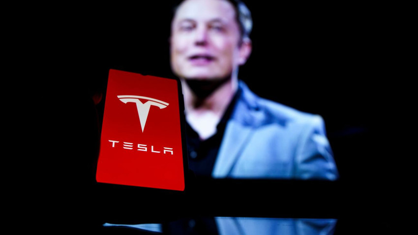 Tesla-nın sərbəst düşməsi davam edir: Şirkətin xalis mənfəəti birinci rübdə 71 faiz azalıb