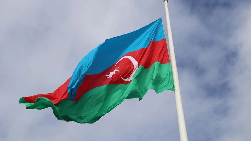 Azərbaycan Ermənistan və Fransada öz bayrağının yandırılmasını pisləyir