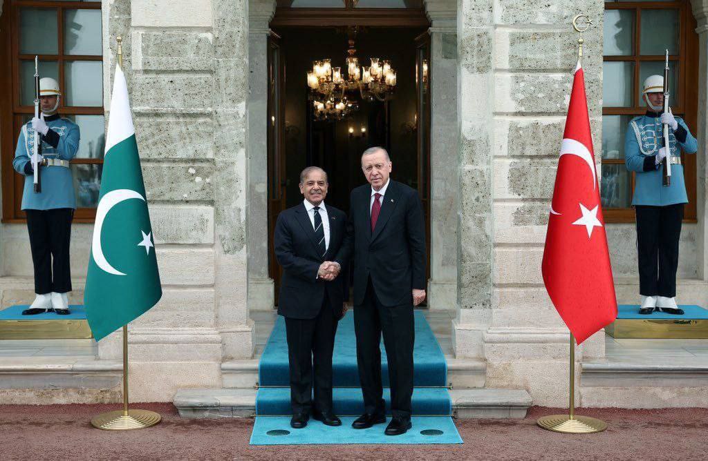 İstanbulda Ərdoğan və Şahbaz Şərif görüşü baş tutub